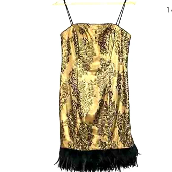 green emerald velvet dress Ignite Evening Strip V Neck Full Skirt – Manhattandress main image 0